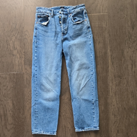 GAP Relaxed Fit Light Blue Jeans - Picture 1 of 7